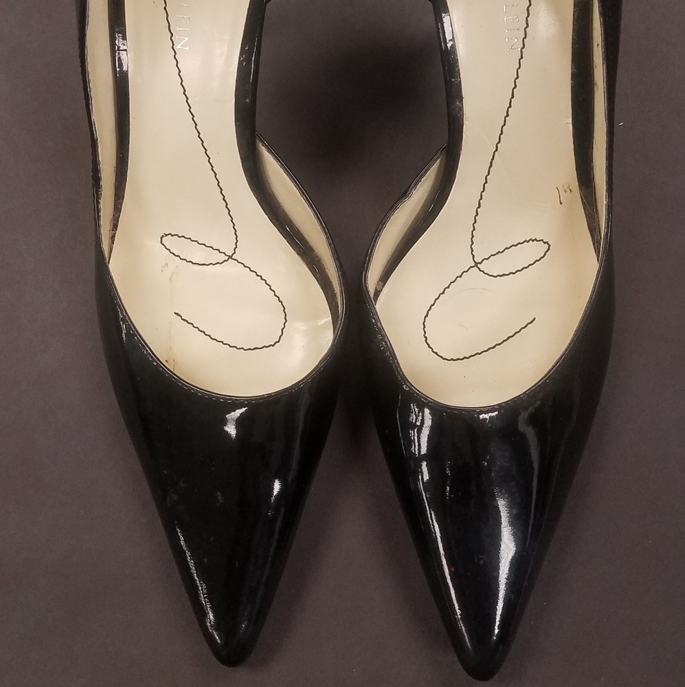 Black Ann Klein Patent Leather kitten pumps